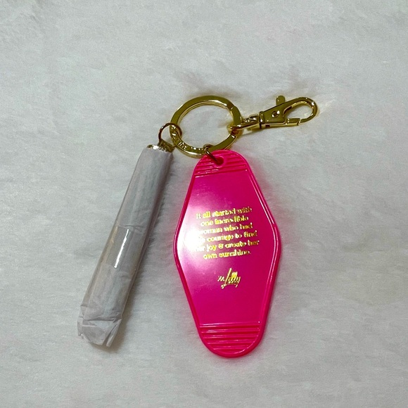 NWT🩷🩷🩷LILLY PULITZER KEY CHAIN - Picture 3 of 5